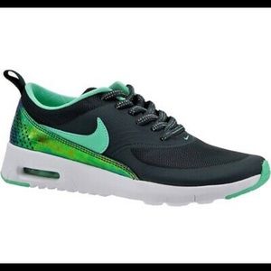NIKE AIR MAX THEA SE GS GREEN GLOW SHOES 6.5Y/ W8